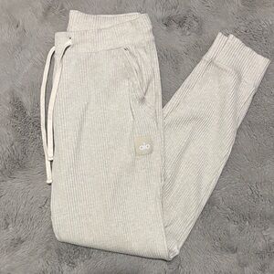 ALO Yoga Light Cream Ribbed Sweatpants